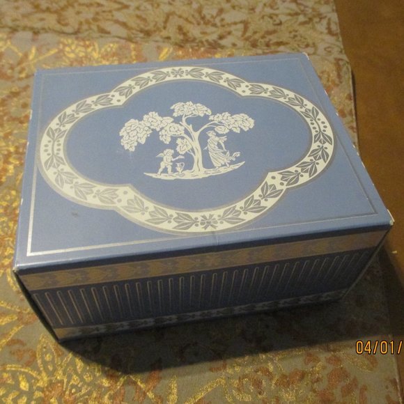 VINTAGE Avon Avonshire Blue Soap dish and soap - NEW in box - Picture 3 of 5